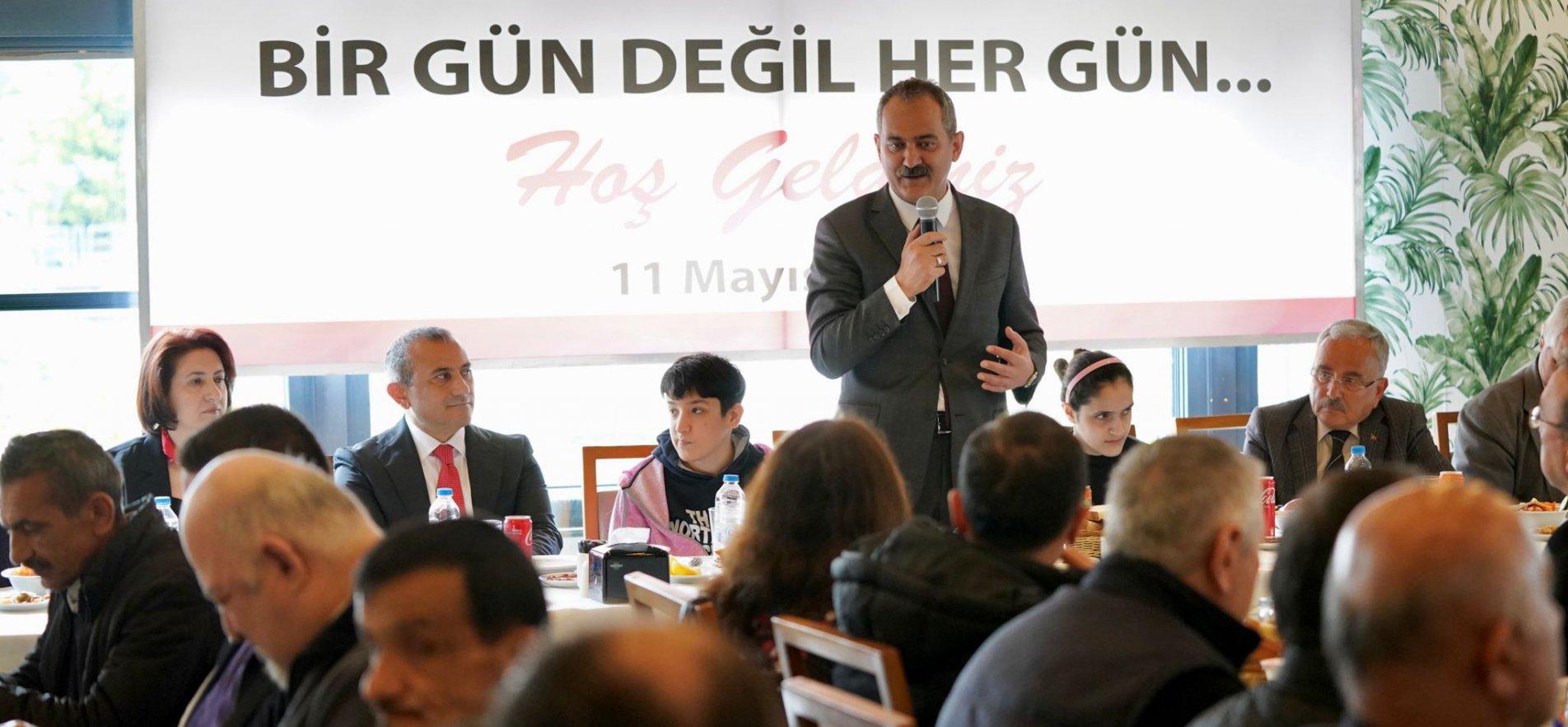 ÖZER: HEDEFİMİZ, 920 İLÇENİN TAMAMINDA ENGELLİLERE HİZMET VEREN HALK EĞİTİM MERKEZİ AÇMAK